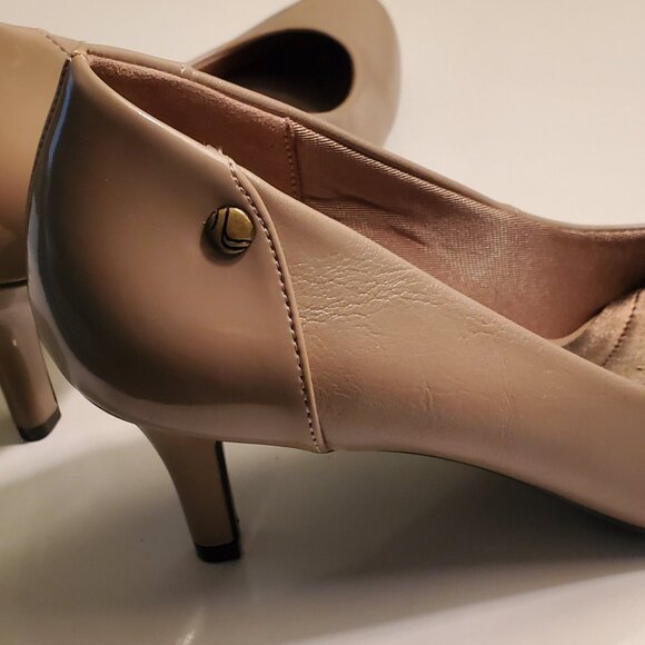 Life Stride Lively Taupe Dress Pumps Size 8M - Picture 5 of 6